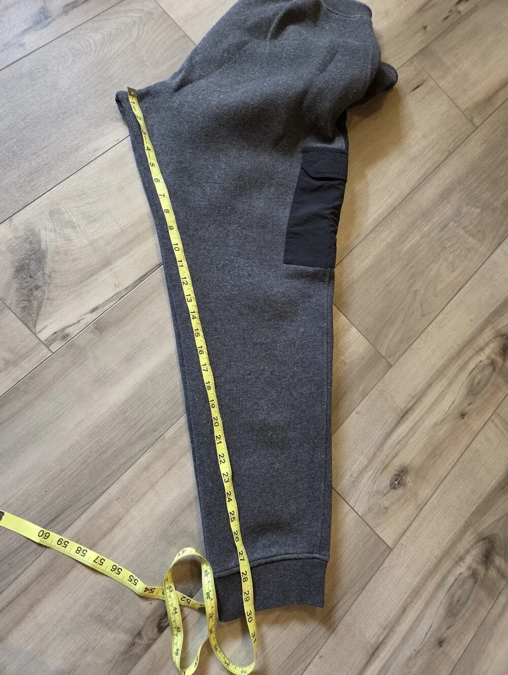 The North Face Men's Gray & Black Mixed-Material Joggers